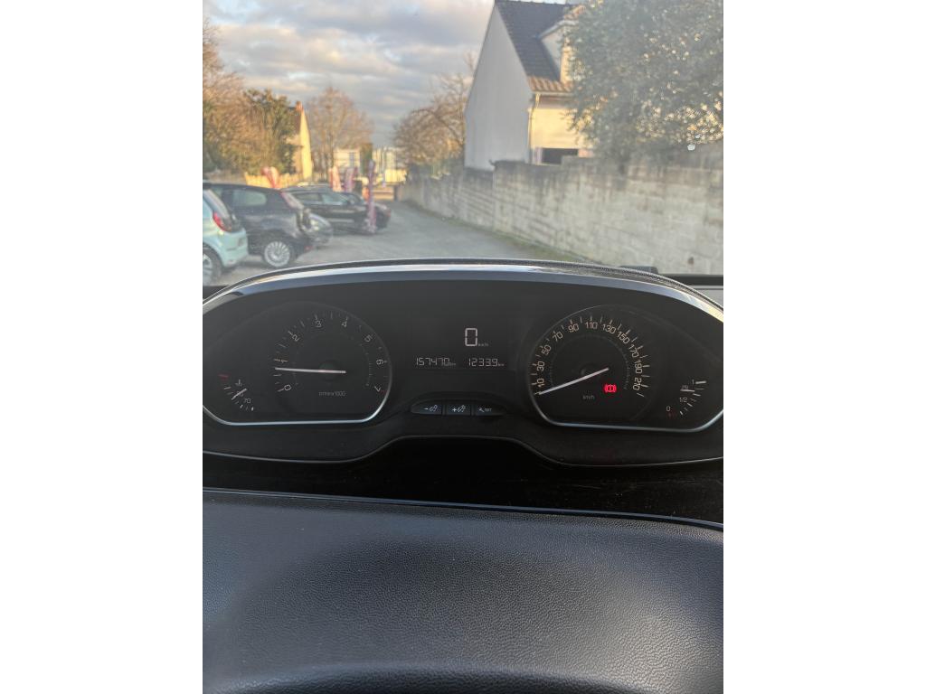 Peugeot 208 1.2i PureTech 12V - 82 BERLINE Urban Soul PHASE 2