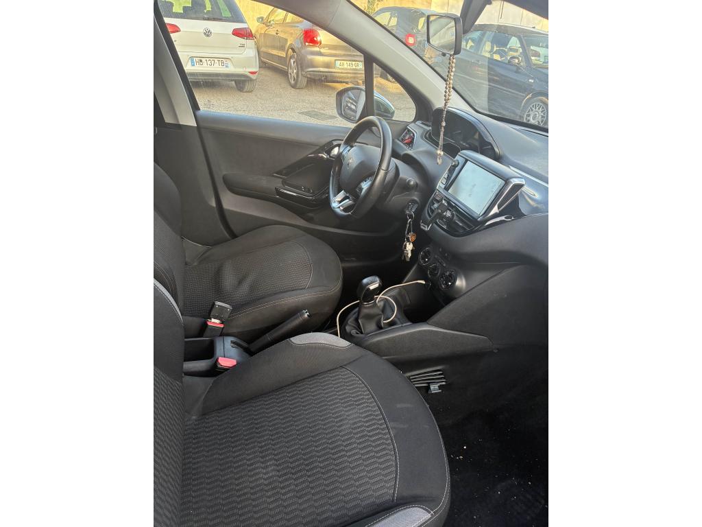 Peugeot 208 1.2i PureTech 12V - 82 BERLINE Urban Soul PHASE 2