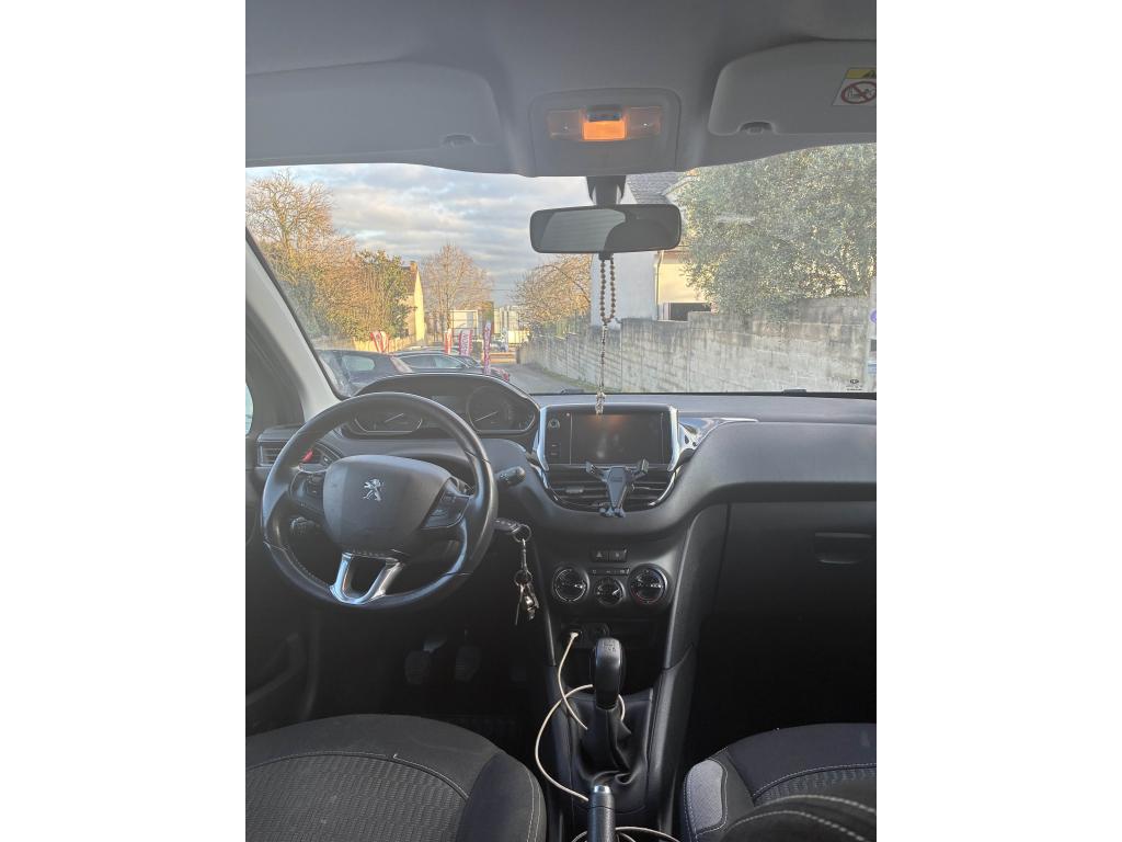 Peugeot 208 1.2i PureTech 12V - 82 BERLINE Urban Soul PHASE 2