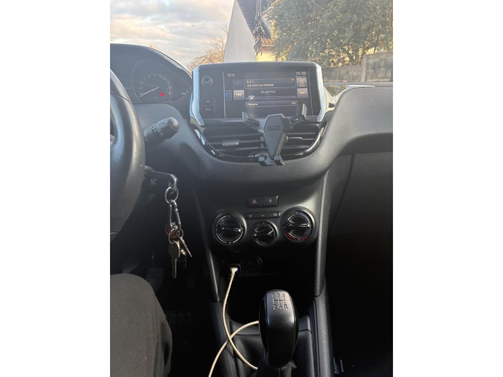 Peugeot 208 1.2i PureTech 12V - 82 BERLINE Urban Soul PHASE 2