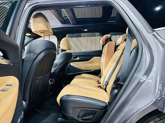 Hyundai Grand Santa Fe 1.6 T-GDi PHEV 4WD * HYBRID * GAR 12 MOIS *