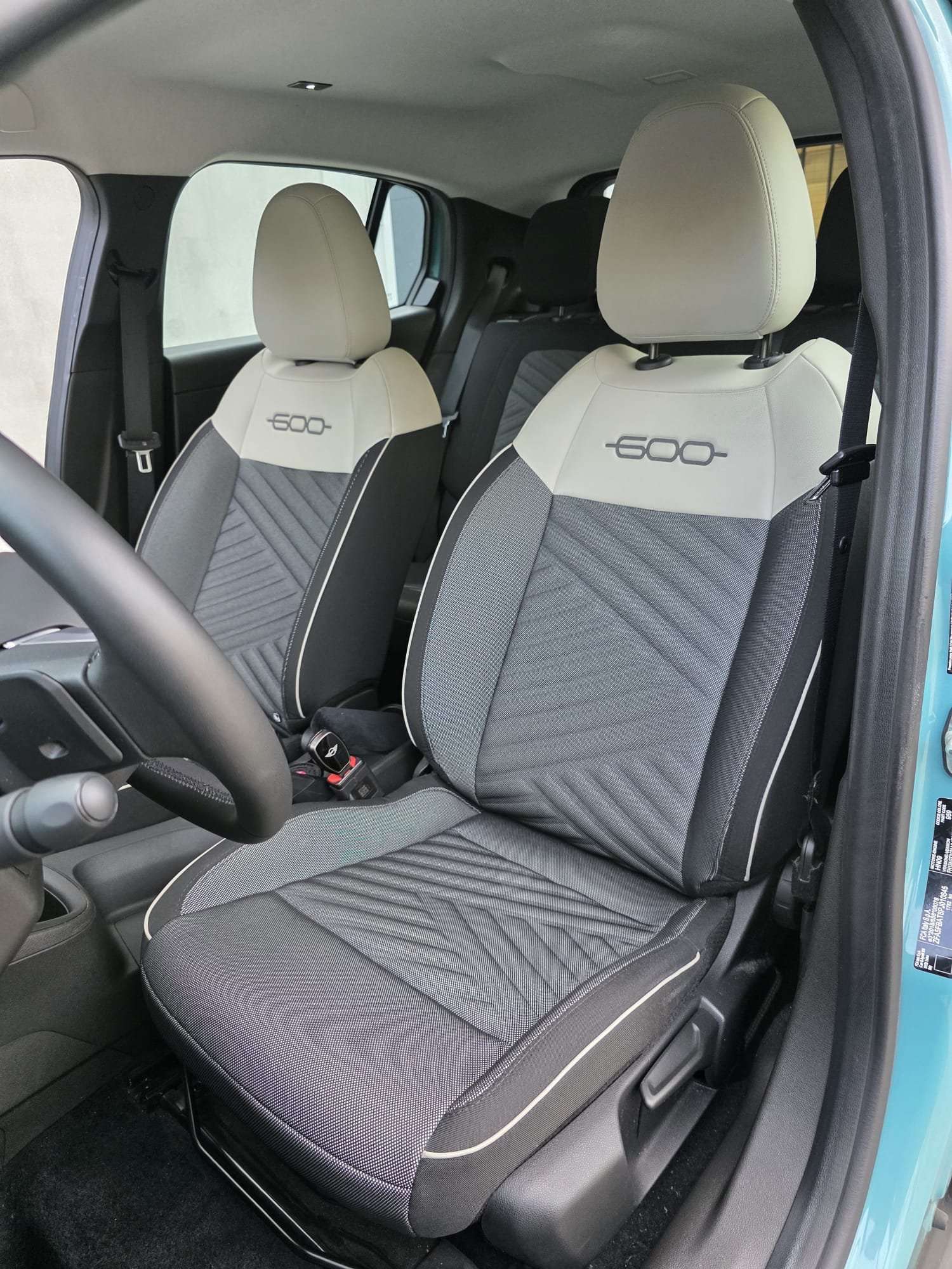 Fiat 600 Hybrid DCT - Etat neuf - Garantie 06/2029