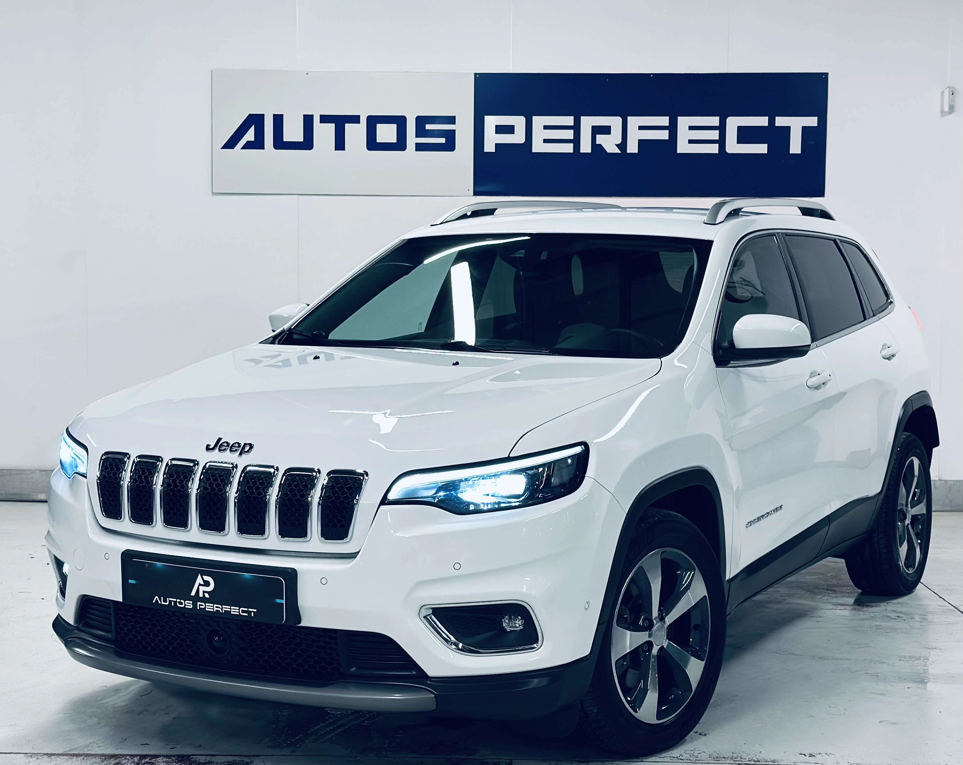 Jeep Cherokee 2.2 2WD BOITE AUTO PALETTE Limited CAMERA PDC JA18