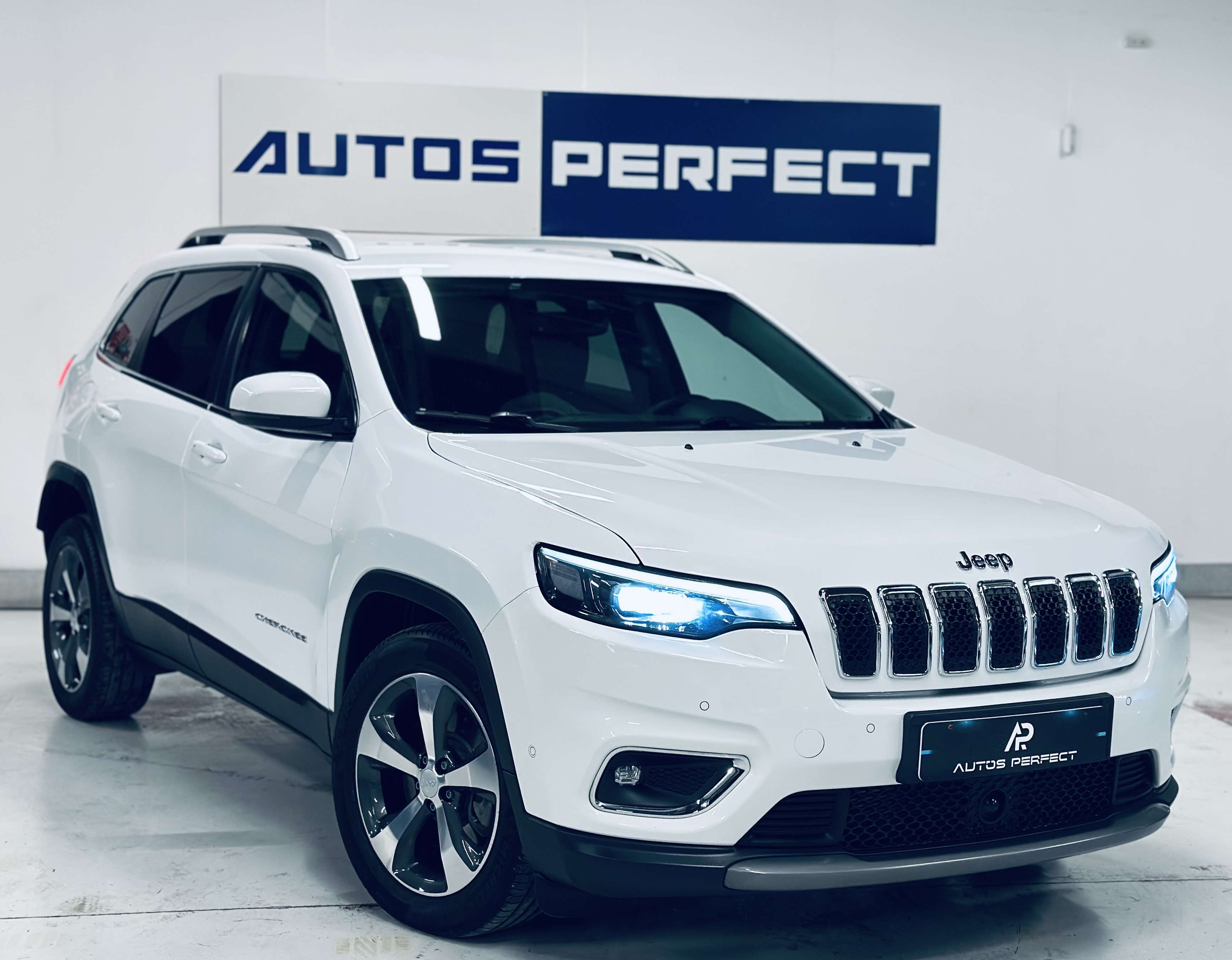 Jeep Cherokee 2.2 2WD BOITE AUTO PALETTE Limited CAMERA PDC JA18