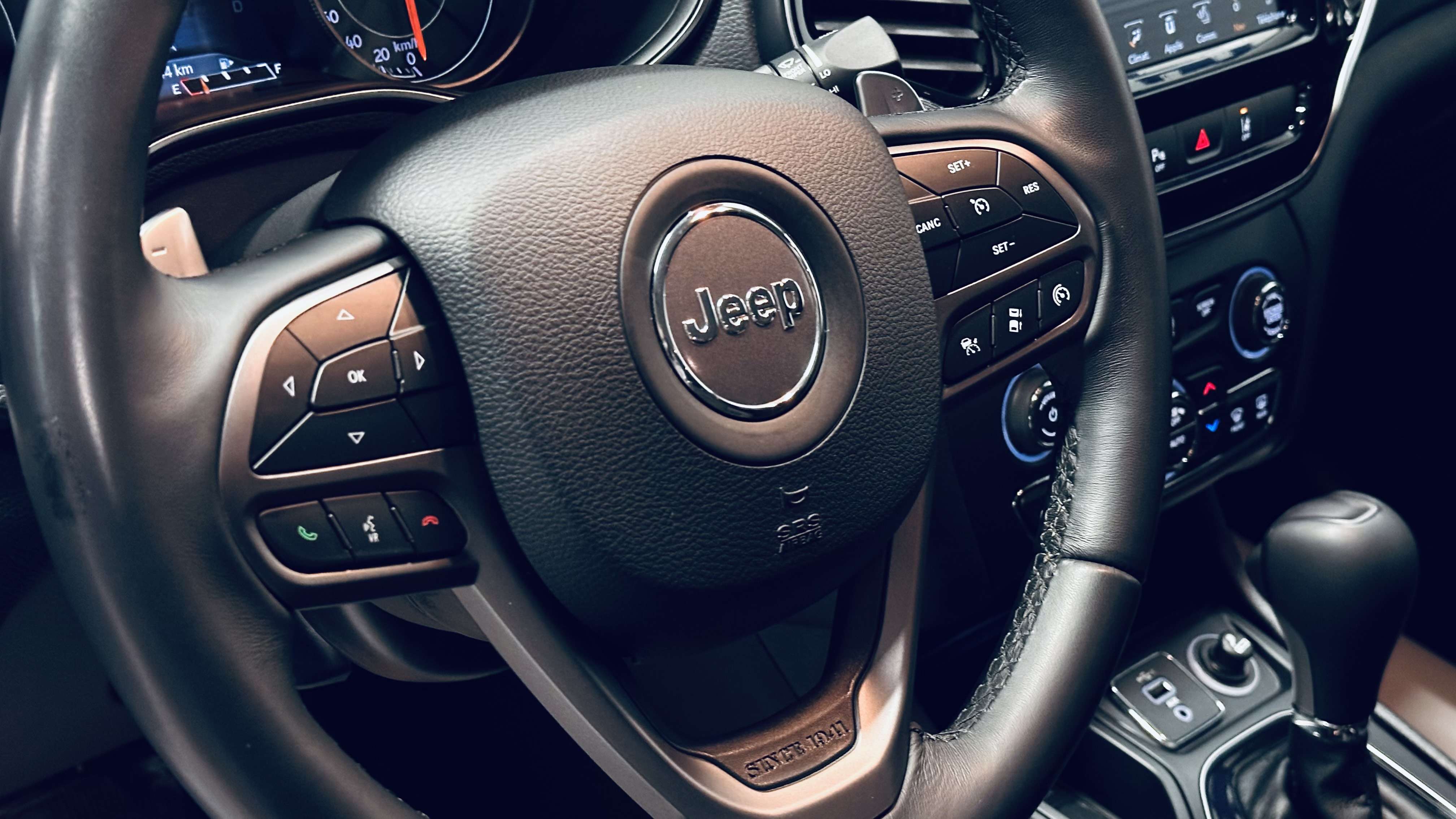 Jeep Cherokee 2.2 2WD BOITE AUTO PALETTE Limited CAMERA PDC JA18