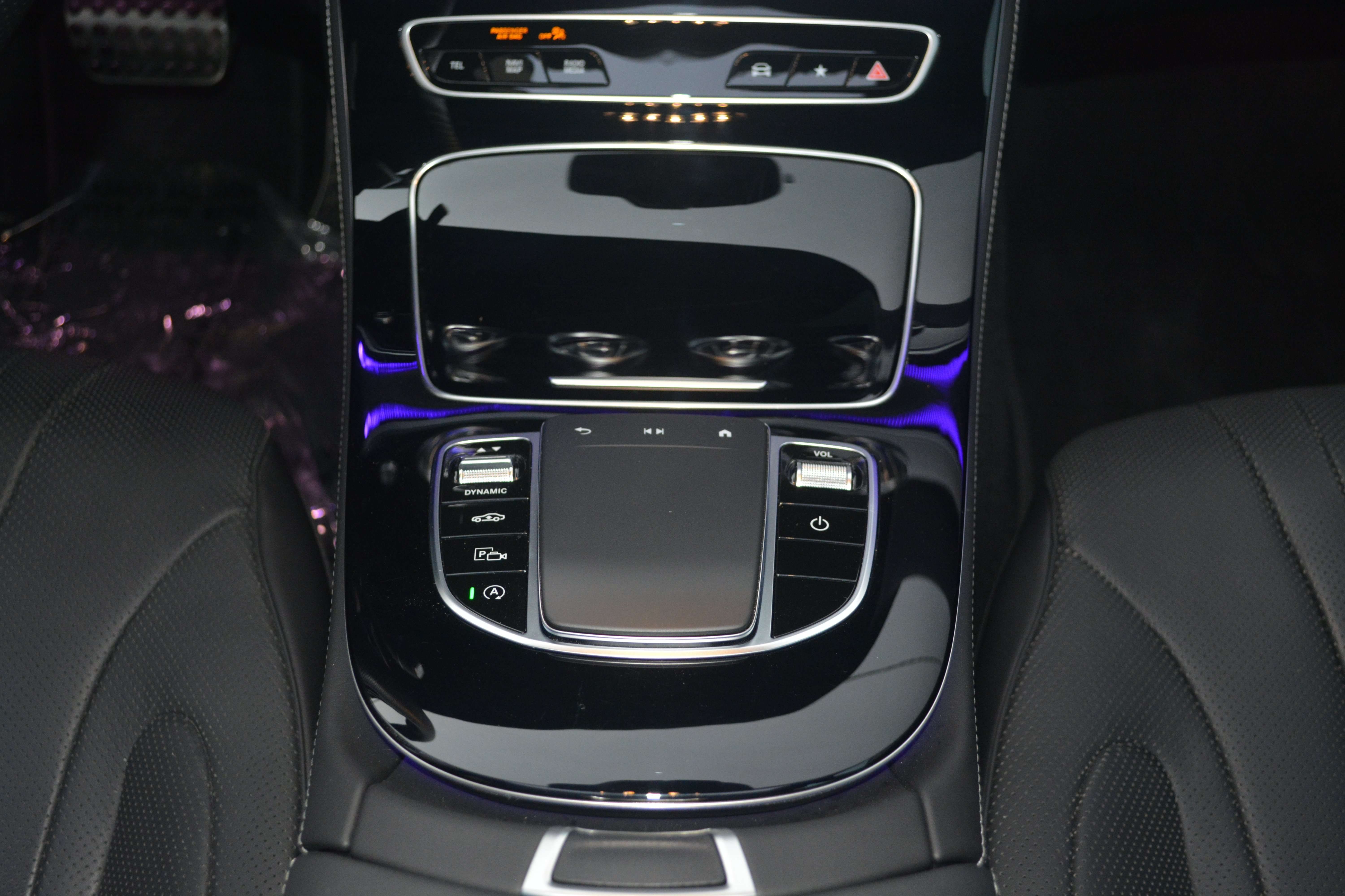 Mercedes-Benz CLS 350 CLS 350h  9G-TRONIC AMG Line HEAD-UP / FULL-FULL