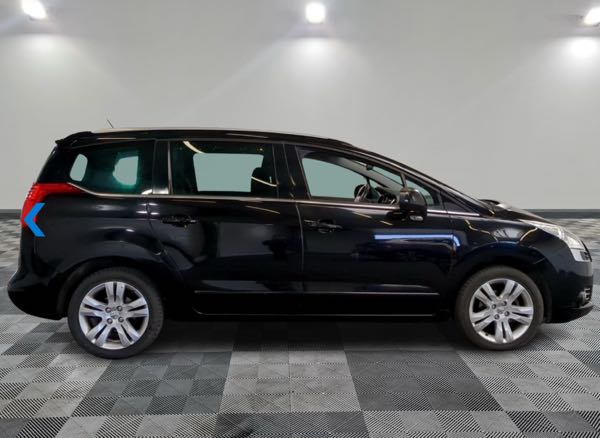 Peugeot 5008 1.6 HDI 115 FAP ALLURE 7PL