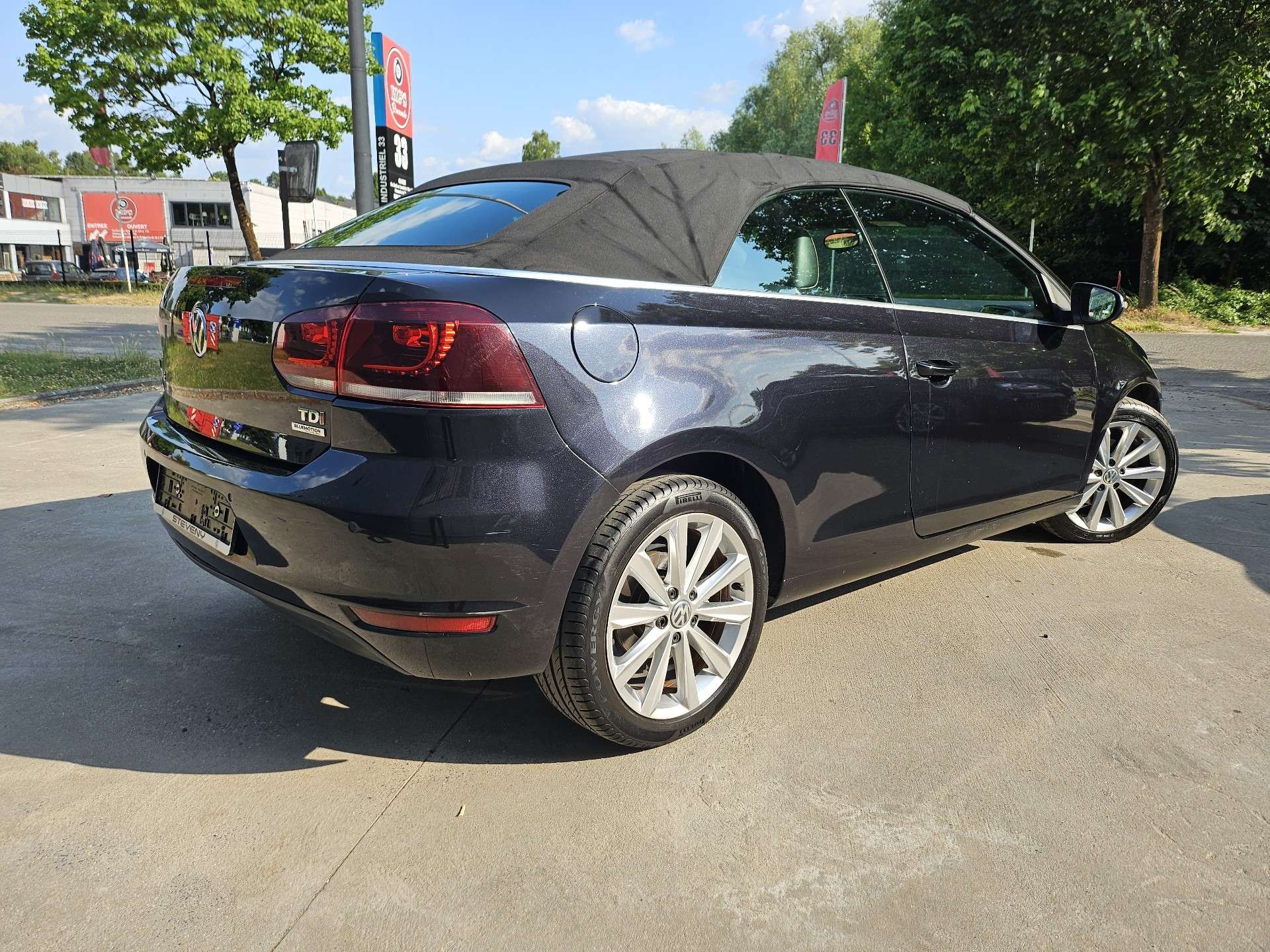 Volkswagen Golf Cabriolet 1.6 cr tdi thumbnail
