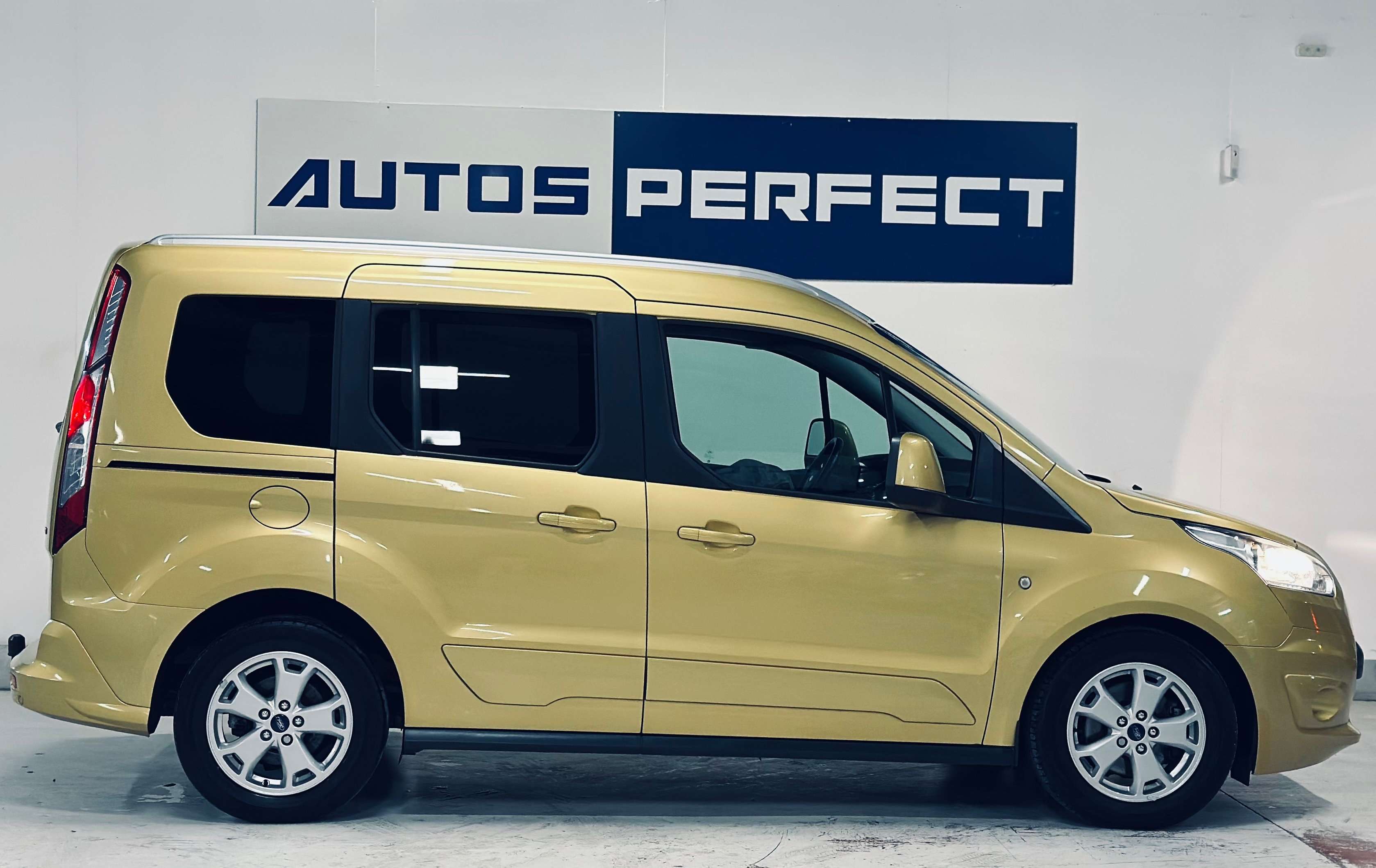 Ford Tourneo Connect Tourneo **VENDU**SOLD**VENDU**