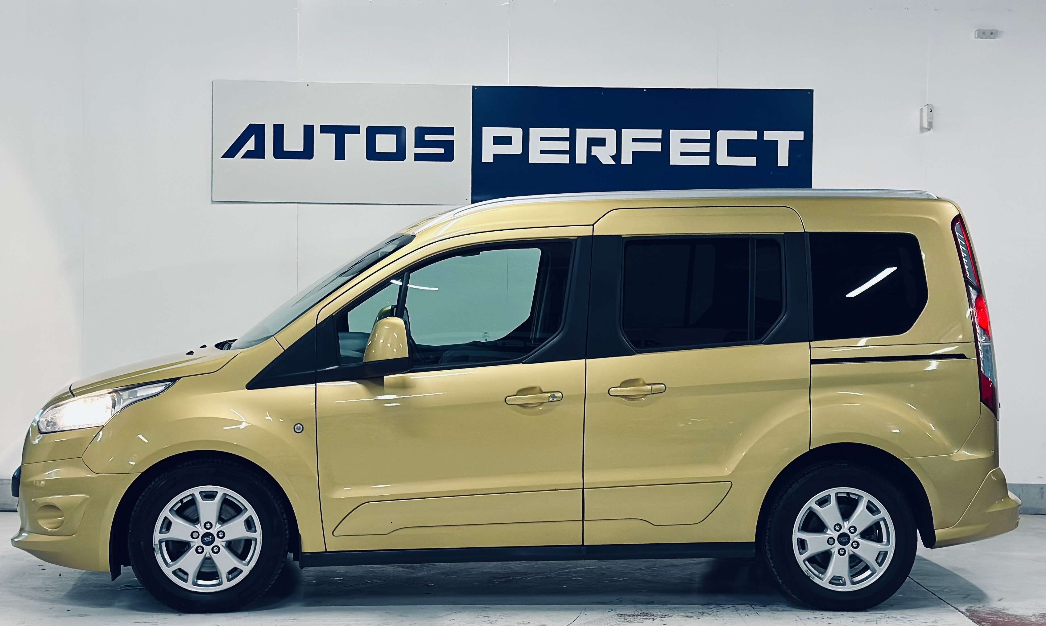 Ford Tourneo Connect Tourneo **VENDU**SOLD**VENDU**