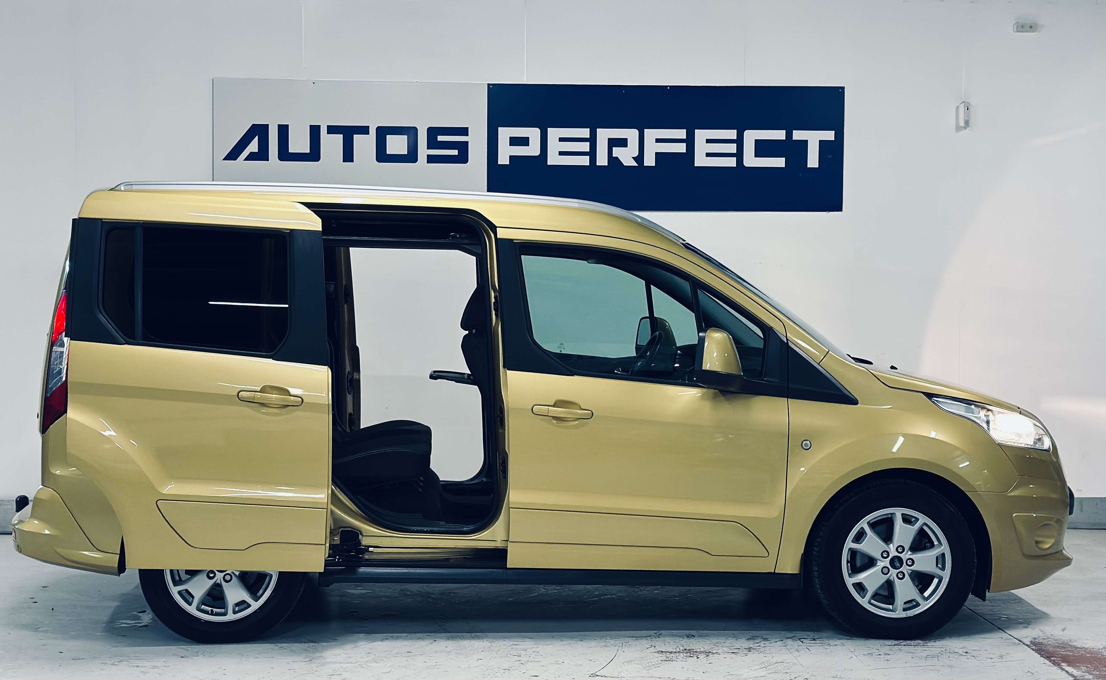 Ford Tourneo Connect Tourneo **VENDU**SOLD**VENDU**