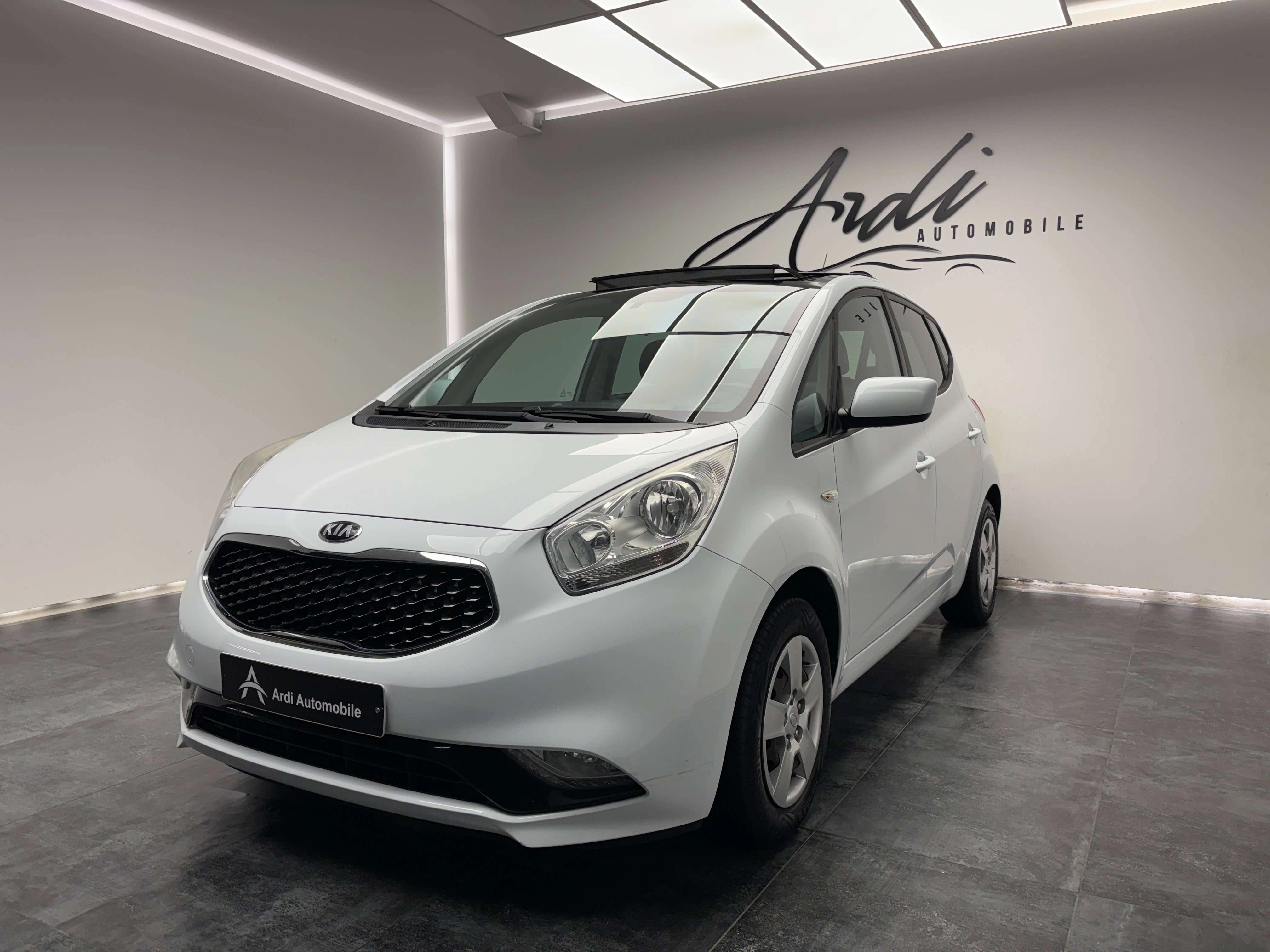 Kia Venga 1.4 CRDi *TOIT OUV+PANO*CAMERA*BLUETOOTH*GARANTIE*