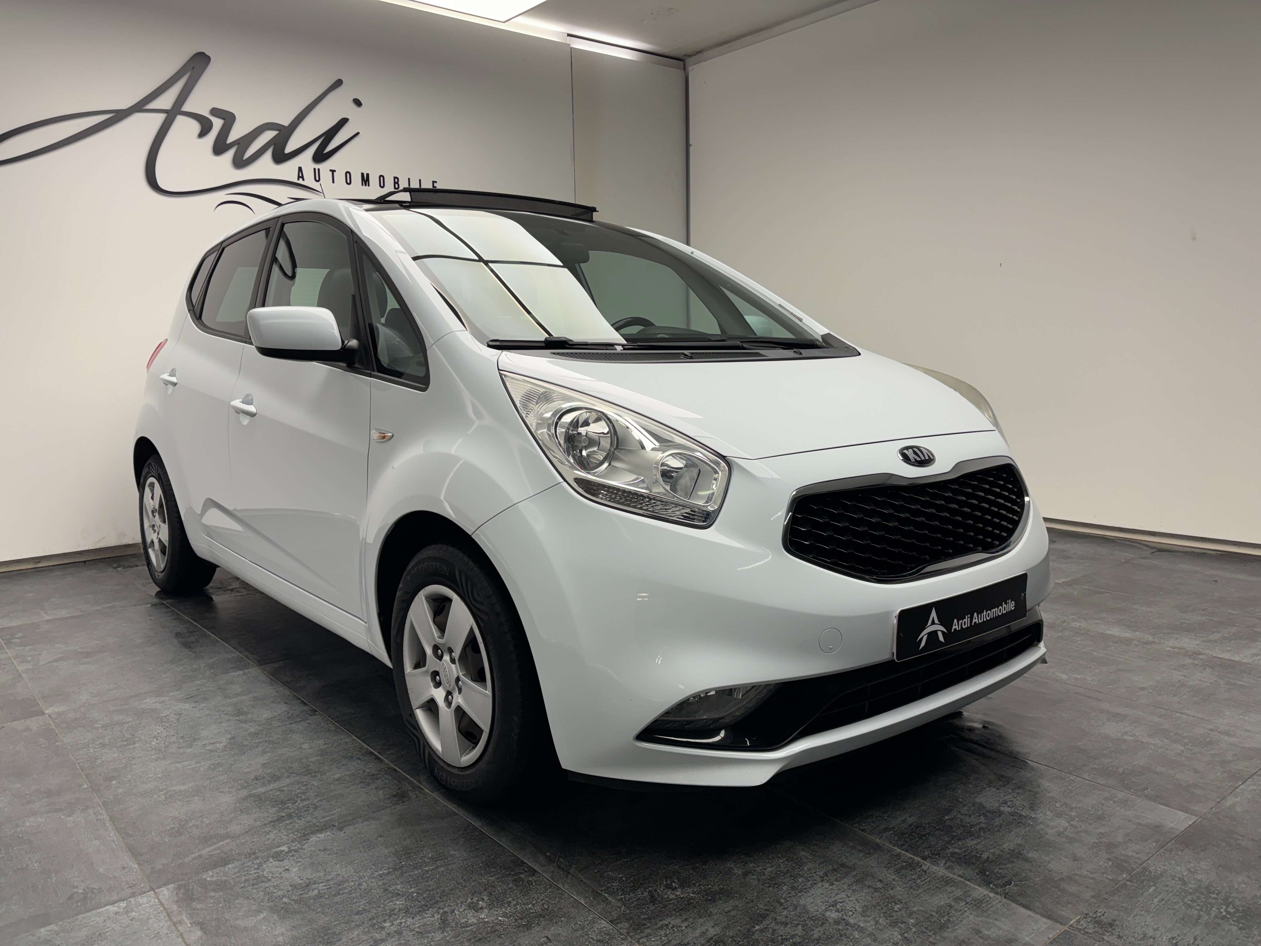 Kia Venga 1.4 CRDi *TOIT OUV+PANO*CAMERA*BLUETOOTH*GARANTIE*