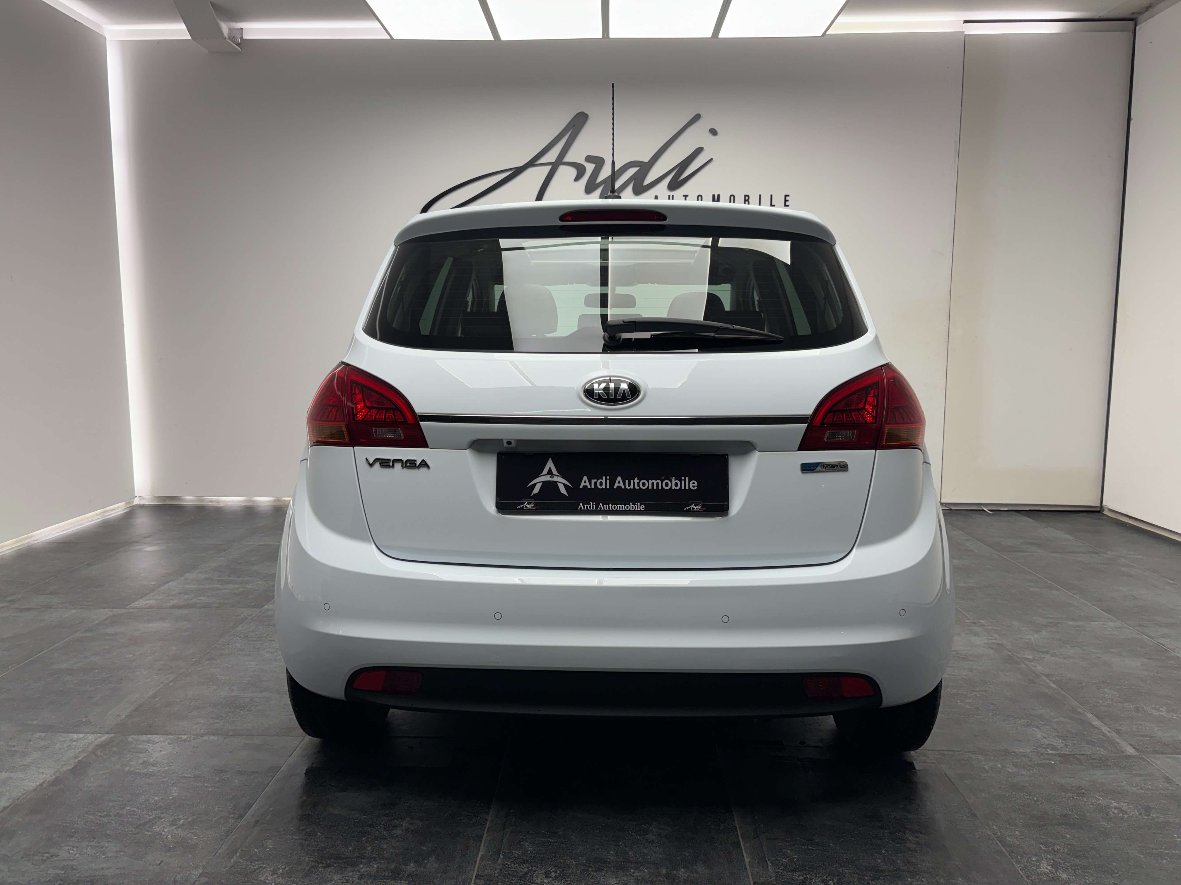 Kia Venga 1.4 CRDi *TOIT OUV+PANO*CAMERA*BLUETOOTH*GARANTIE*