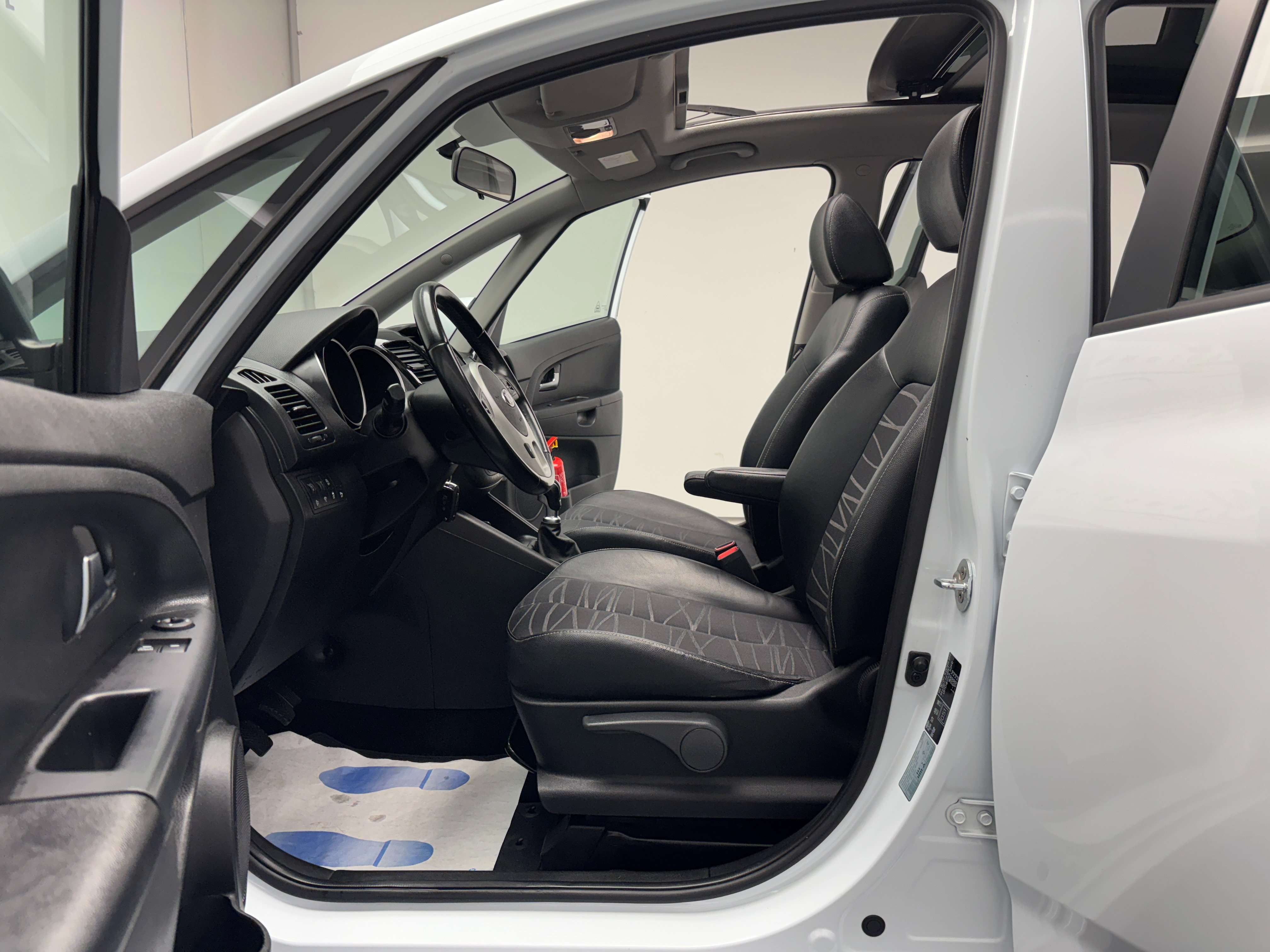 Kia Venga 1.4 CRDi *TOIT OUV+PANO*CAMERA*BLUETOOTH*GARANTIE*