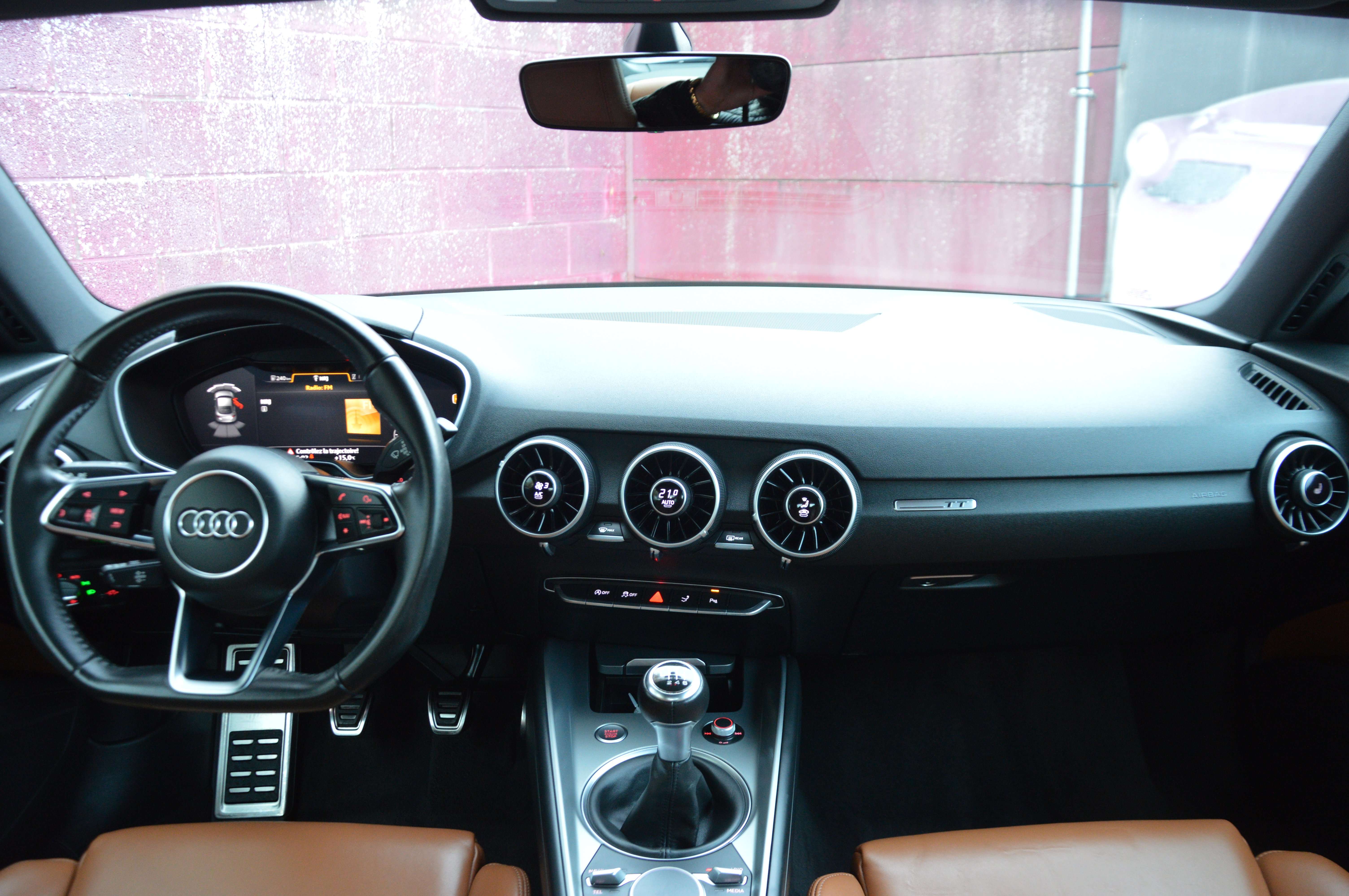 Audi TT 2.0 TDi ultra S line NAV SENS AV/AR CLIM 54.664KM