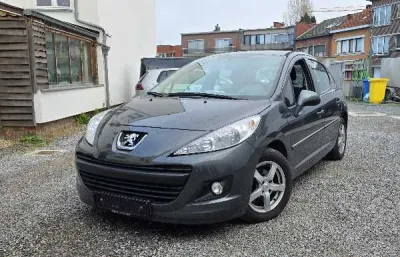 Peugeot 207 ESSENCE / 5P / AIRCO