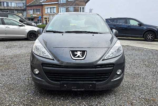 Peugeot 207 ESSENCE / 5P / AIRCO