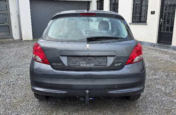 Peugeot 207 ESSENCE / 5P / AIRCO