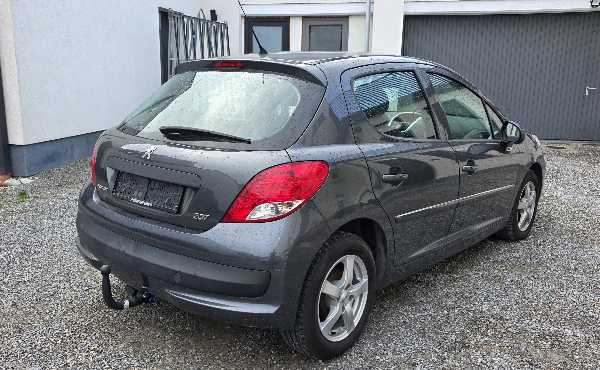 Peugeot 207 ESSENCE / 5P / AIRCO