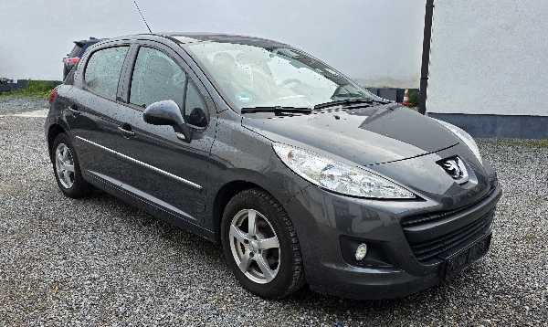 Peugeot 207 ESSENCE / 5P / AIRCO