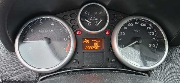 Peugeot 207 ESSENCE / 5P / AIRCO