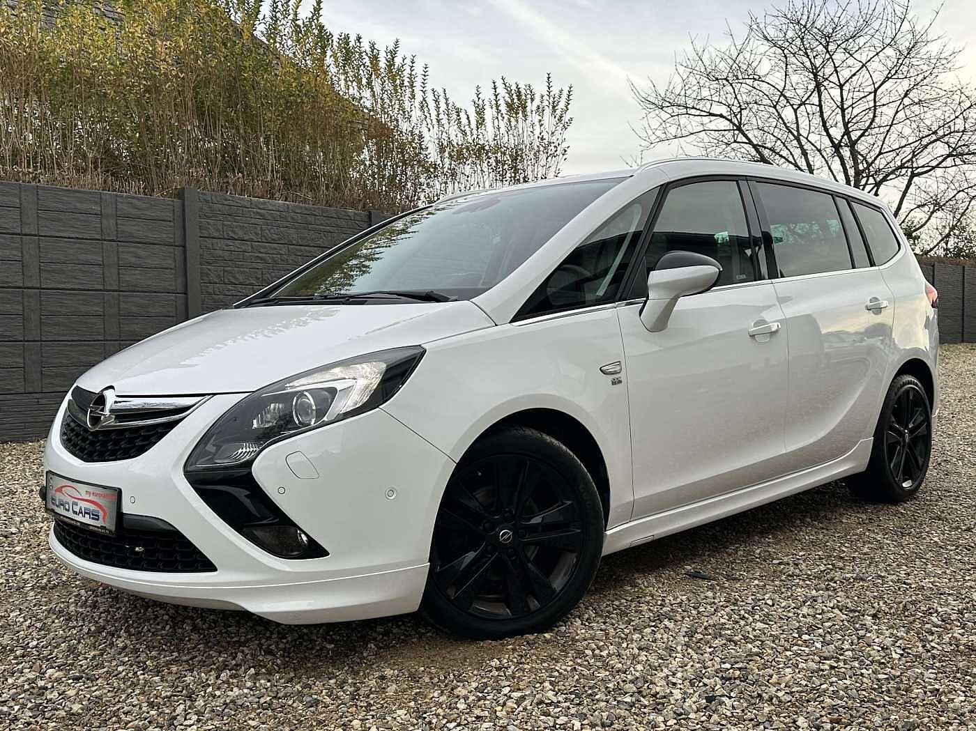 Opel Zafira Tourer 1.4 Turbo OPC LINE CUIR/XENON/LED/GPS//reservé