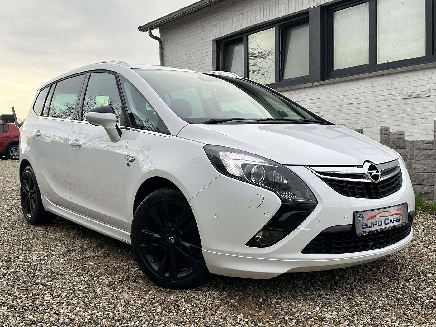 Opel Zafira Tourer 1.4 Turbo OPC LINE CUIR/XENON/LED/GPS//reservé