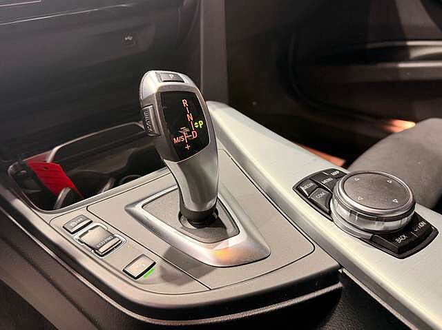 BMW 318 Saloon DA * GARANTIE 12 MOIS * PACK M PERFORMANCE *