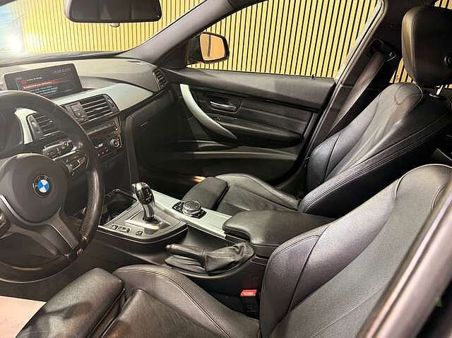 BMW 318 Saloon DA * GARANTIE 12 MOIS * PACK M PERFORMANCE *
