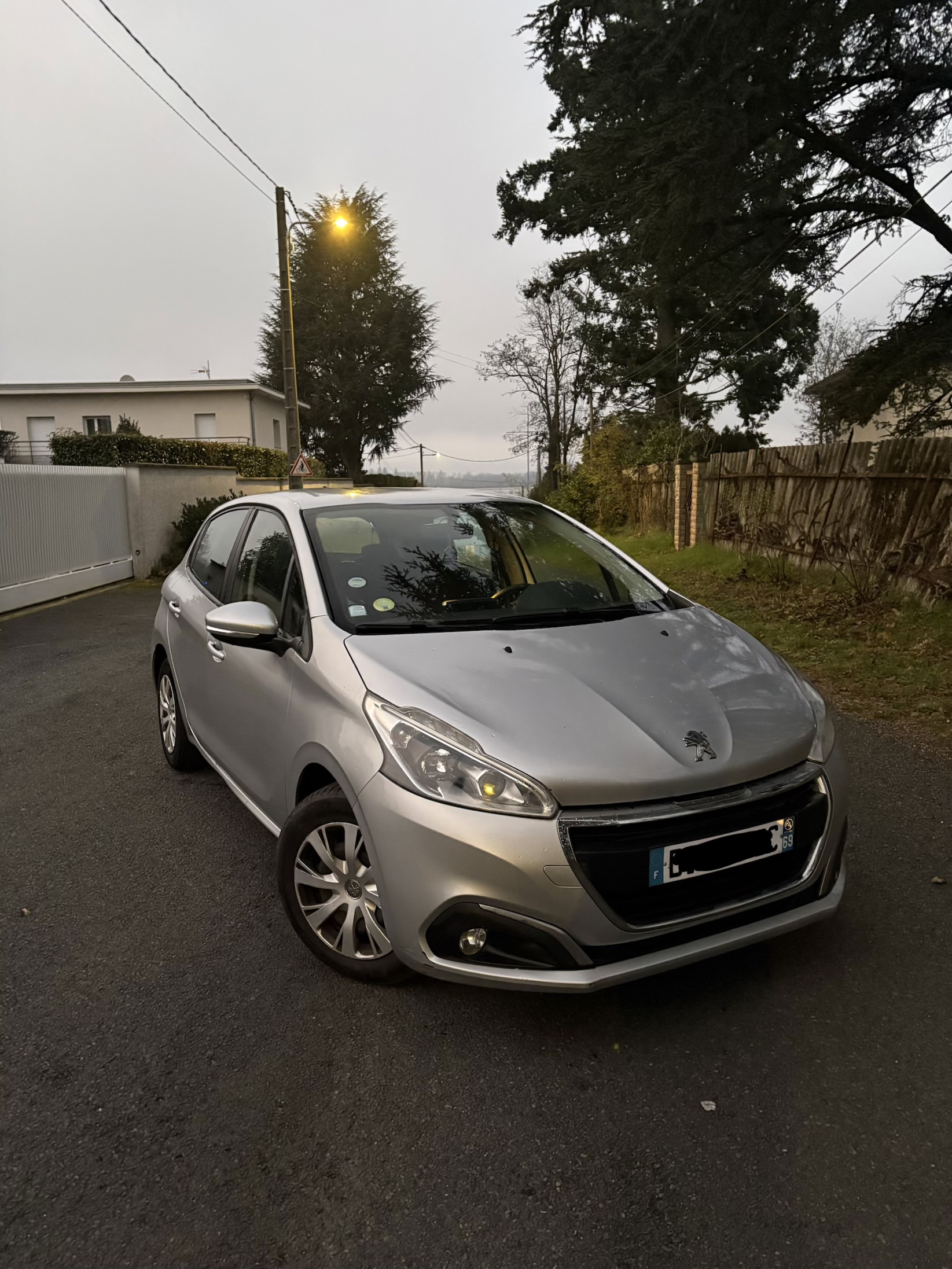 Peugeot 208 (2) 1.6 BLUEHDI 100 ALLURE 5P