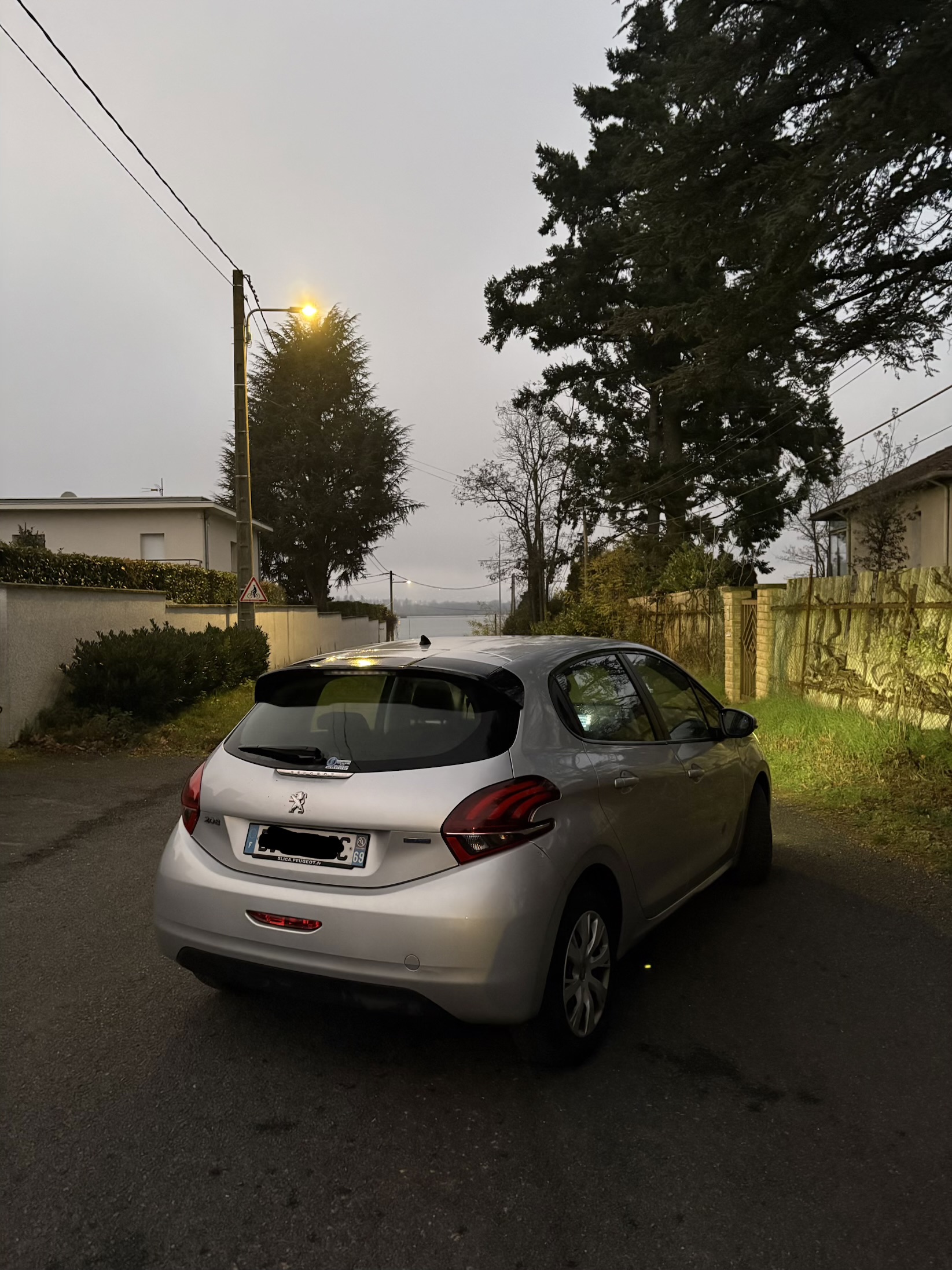 Peugeot 208 (2) 1.6 BLUEHDI 100 ALLURE 5P
