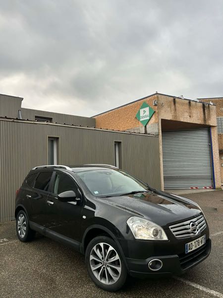 Nissan Qashqai +2 CT OK