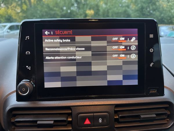 Citroen Berlingo III TAILLE M 1.2 PURETECH 130 S&amp;S SHINE EAT8