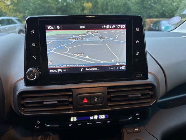 Citroen Berlingo III TAILLE M 1.2 PURETECH 130 S&amp;S SHINE EAT8
