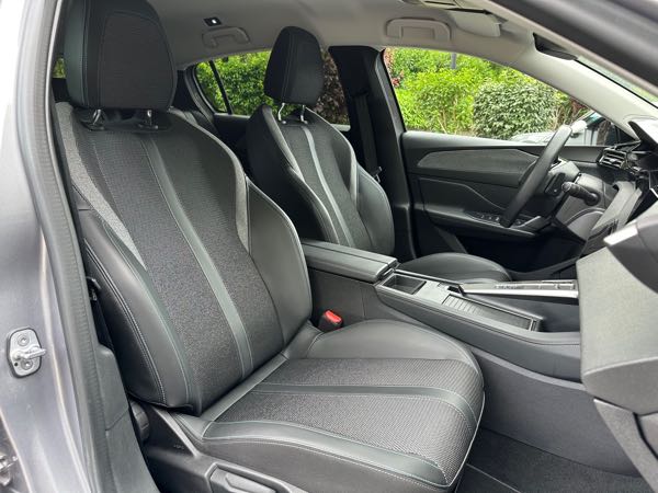 Peugeot 308 III 1.2 PURETECH 130 S&amp;S ALLURE EAT8