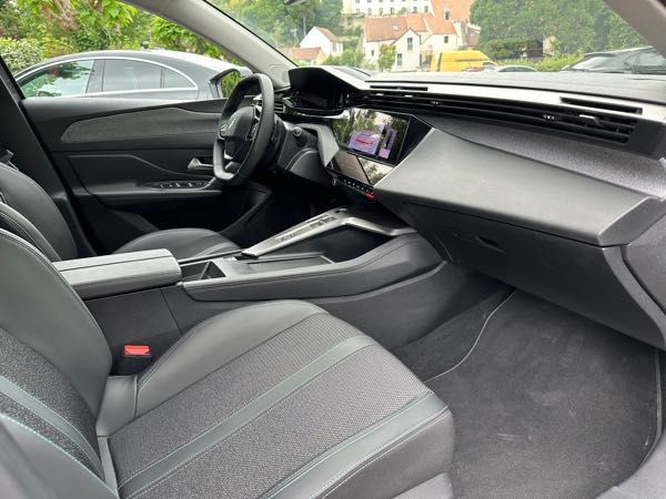 Peugeot 308 III 1.2 PURETECH 130 S&amp;S ALLURE EAT8