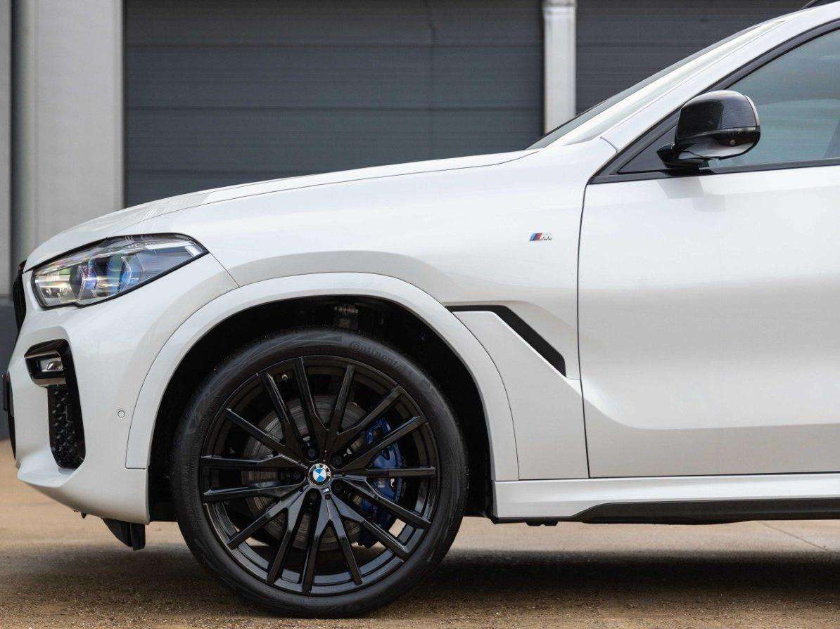 BMW X6 M X6 M50d/PANO-LASER-360-KEYLESS-ACC-HUD-SKY-BTW