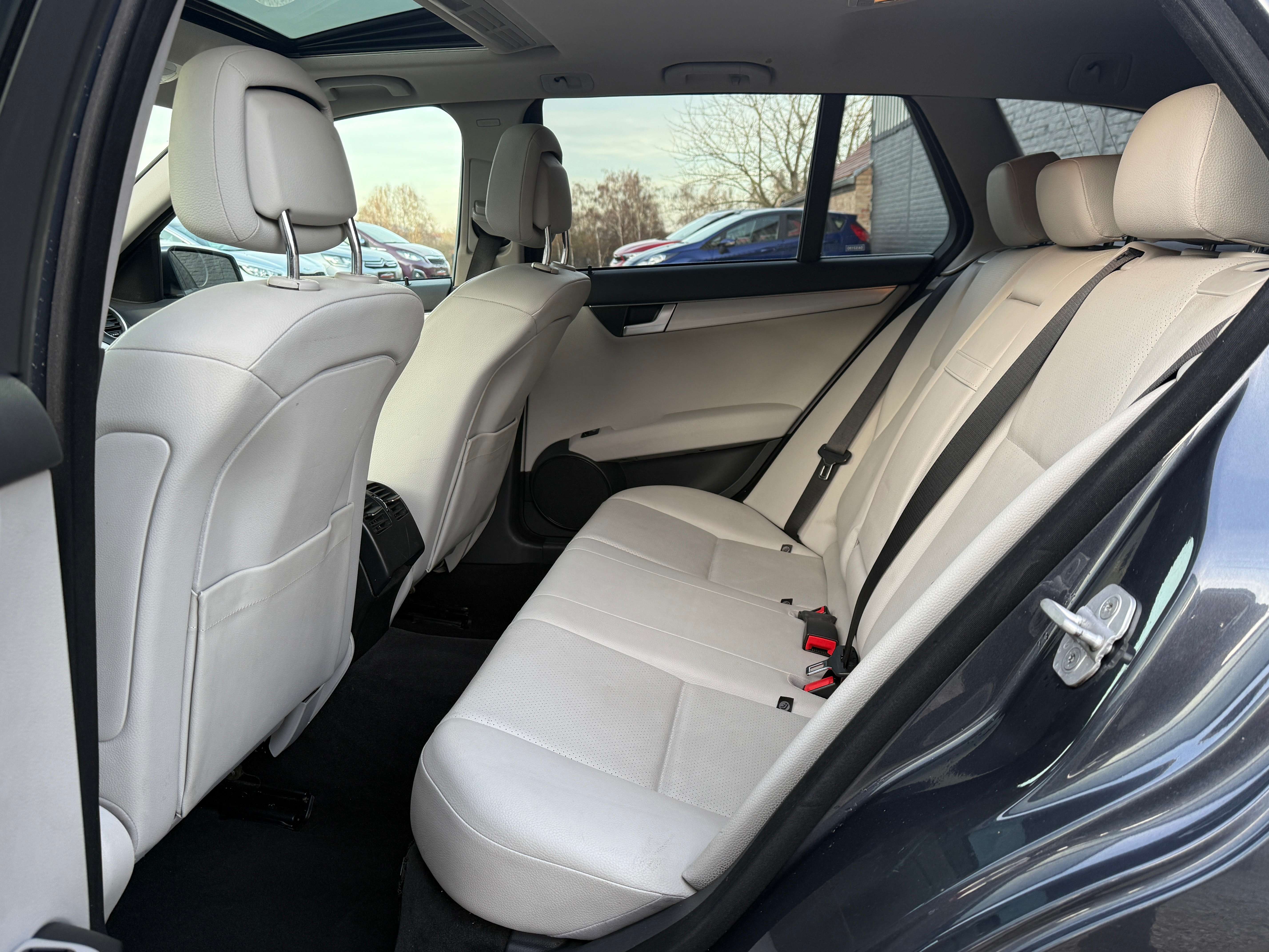 Mercedes-Benz C 180 C 180 CDI Avantgarde /Navi/Cuir/Xénon/T.o/Pdc/