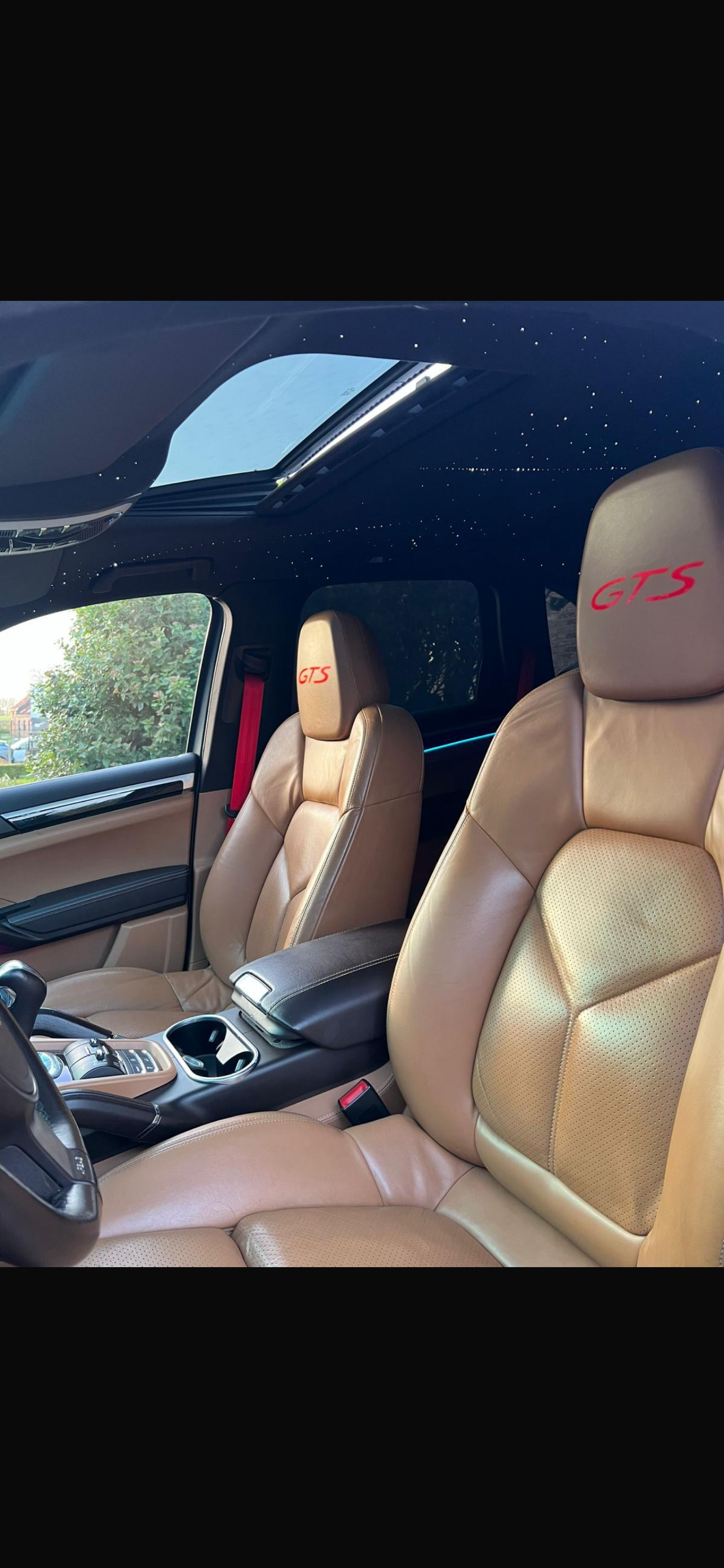 Porsche Cayenne Pack GTS TRÈS JOLIE BRUIT MAXHAUST et avec ciel etoilet