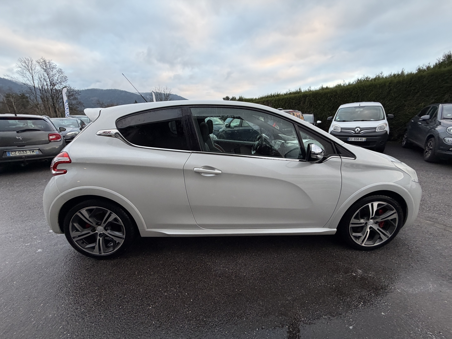 Peugeot 208 1.6 THP 200CH GTI 3P