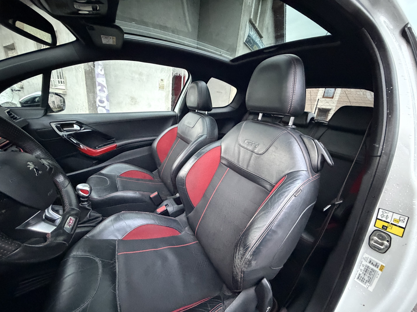 Peugeot 208 1.6 THP 200CH GTI 3P