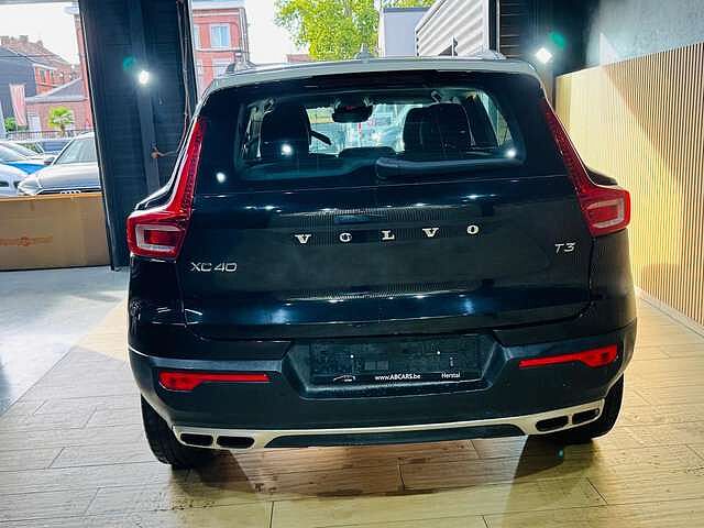 Volvo XC40 1.5 T3 R-Design * GARANTIE 12 MOIS * 1ER PROP *