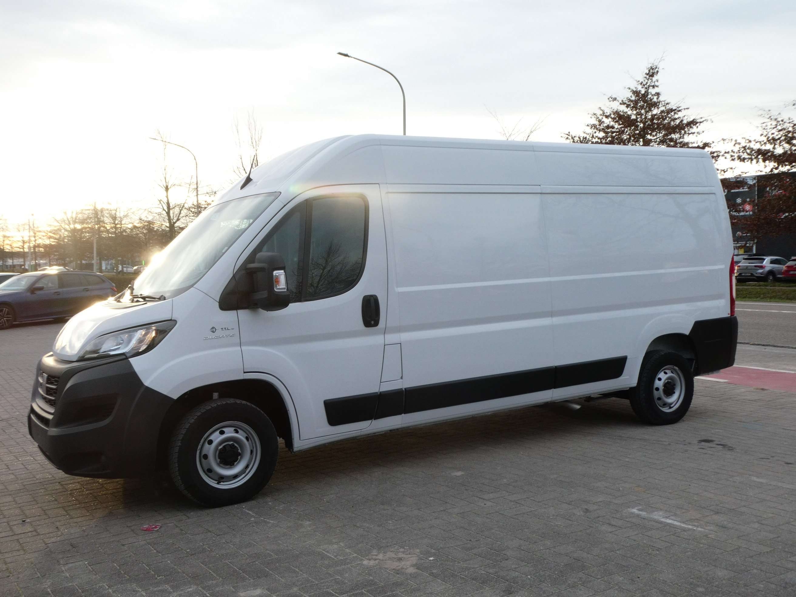 Fiat Ducato Ducato 2,2d L3H2 3pl. AC, Cruise, Camera, Garantie