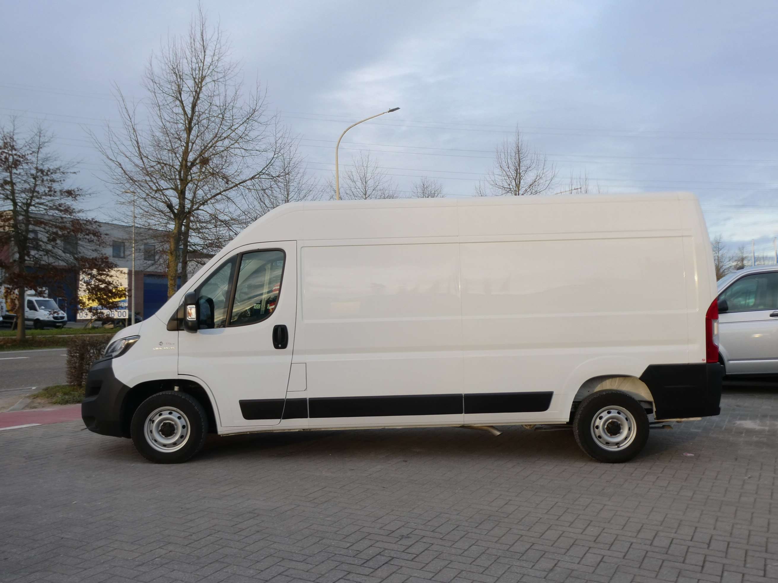 Fiat Ducato Ducato 2,2d L3H2 3pl. AC, Cruise, Camera, Garantie