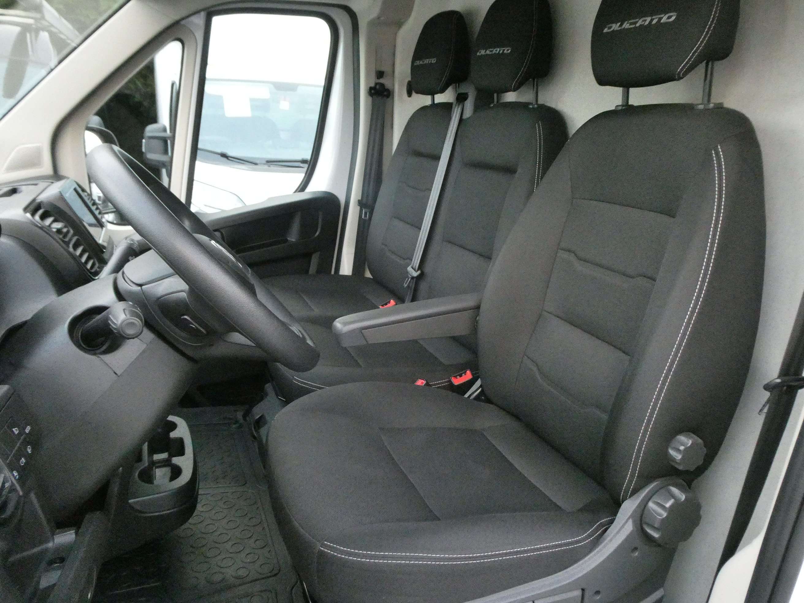 Fiat Ducato Ducato 2,2d L3H2 3pl. AC, Cruise, Camera, Garantie