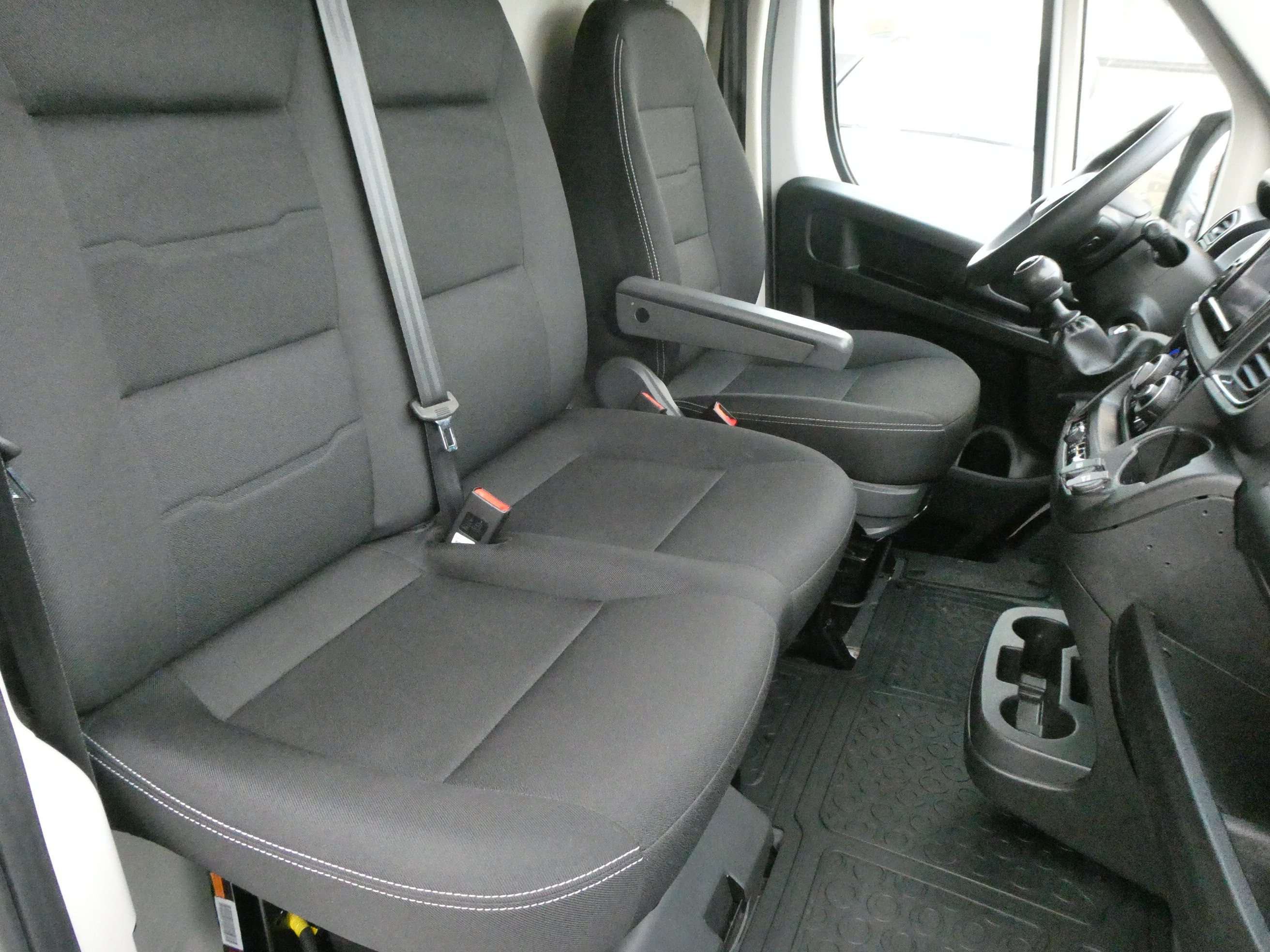 Fiat Ducato Ducato 2,2d L3H2 3pl. AC, Cruise, Camera, Garantie
