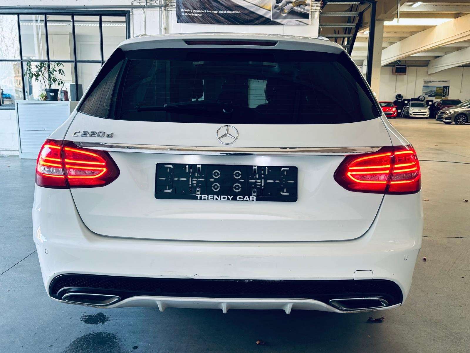 Mercedes-Benz C 220 d BREAK PACK AMG+NAVI+PANO+LED+CAMERA+CARPASS