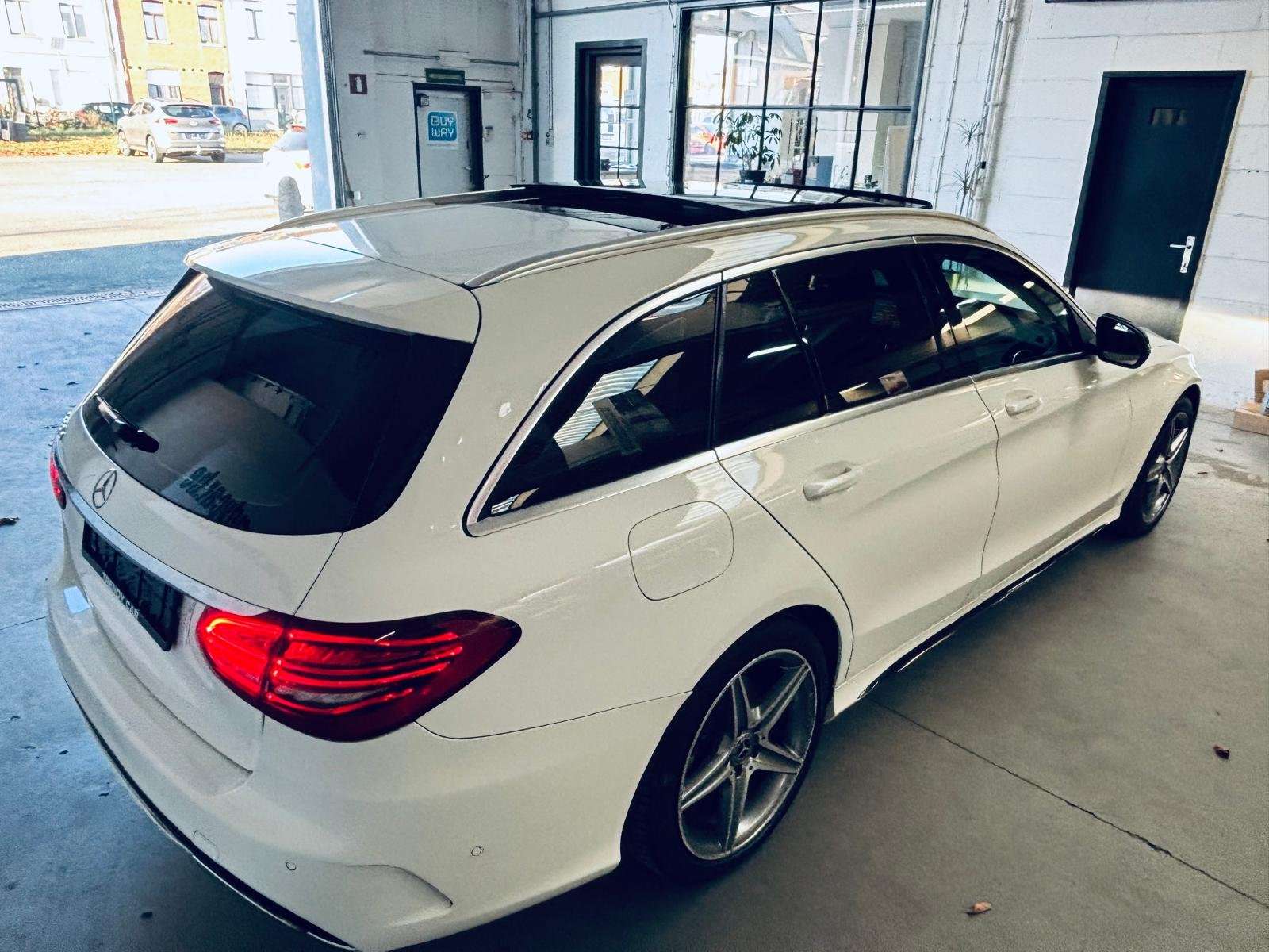 Mercedes-Benz C 220 d BREAK PACK AMG+NAVI+PANO+LED+CAMERA+CARPASS