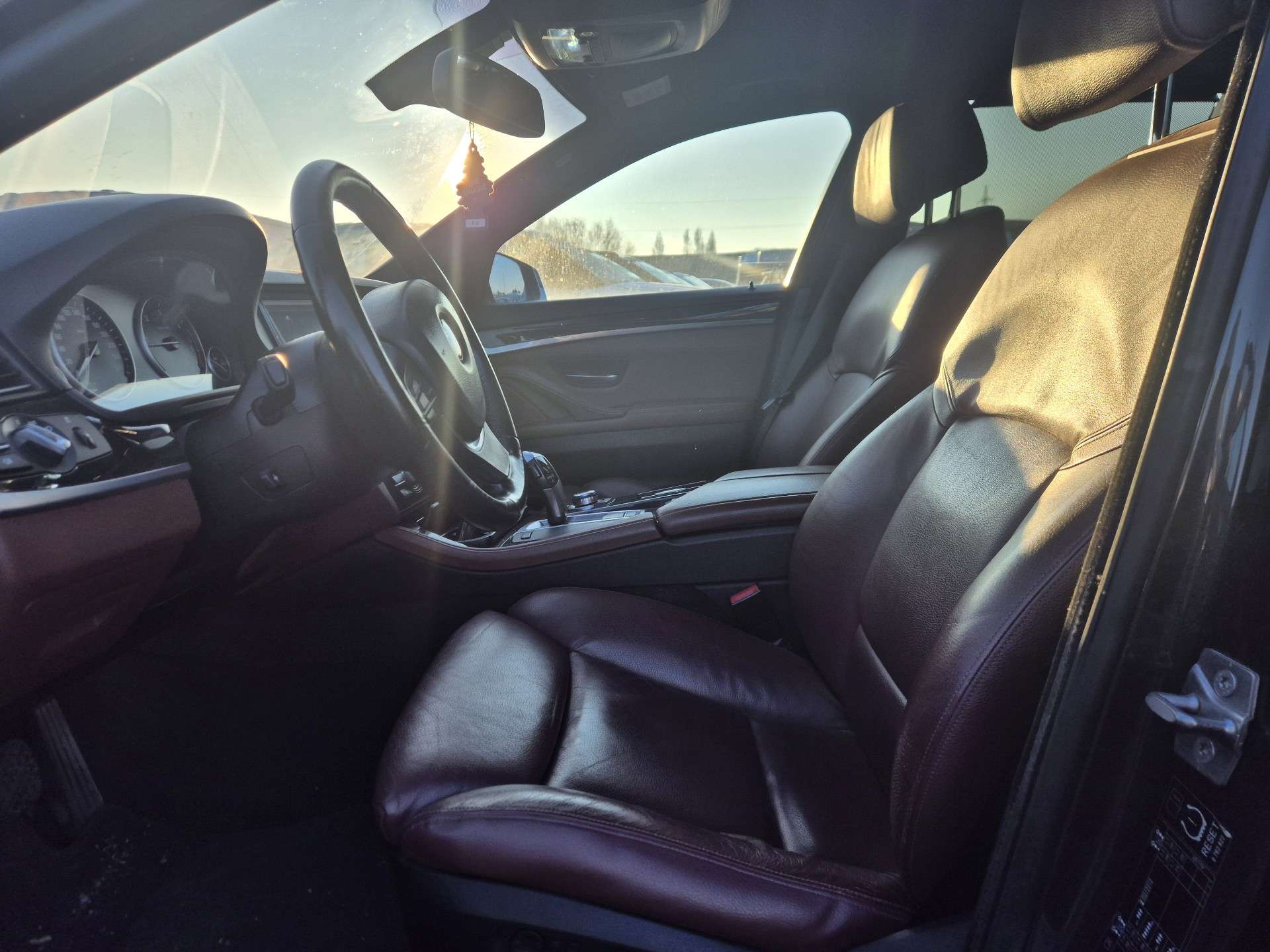 BMW 520 dA//CUIR/XENON/USB///MARCHAND OU EXPORT